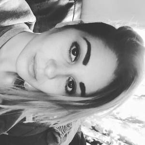 Meet your Posher, Caitlyn